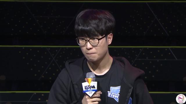 LOL转会历史上最奇葩的选手：一个不想走一个不想留
