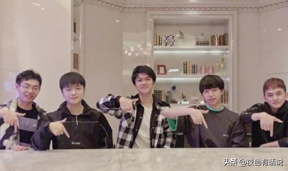 灵药成功登顶LOL手游榜首，创建TOT战队重现黑暗势力