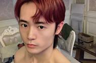 他曾与Uzi并肩作战，退役后变肌肉男，如今成立LOL手游战队