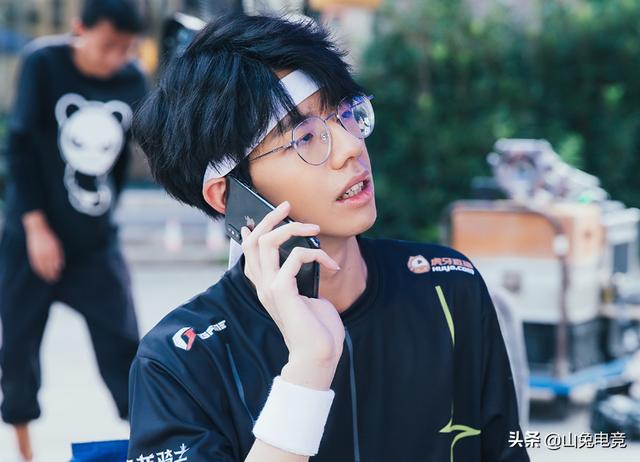 绝地求生：4AM幻神归来！小龙外出历练，回归后成功拿下击杀王