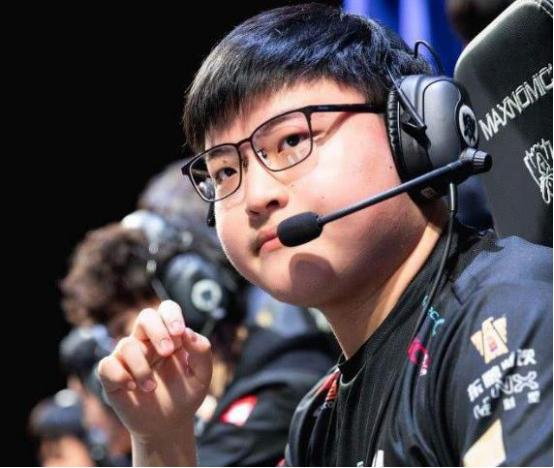 Uzi亲自推荐！LOL新版本最强ADC，1秒可位移4次