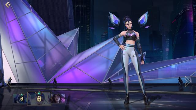 lol手游：卡莎兼具机动性和输出，她究竟该选择魔切还是破败？