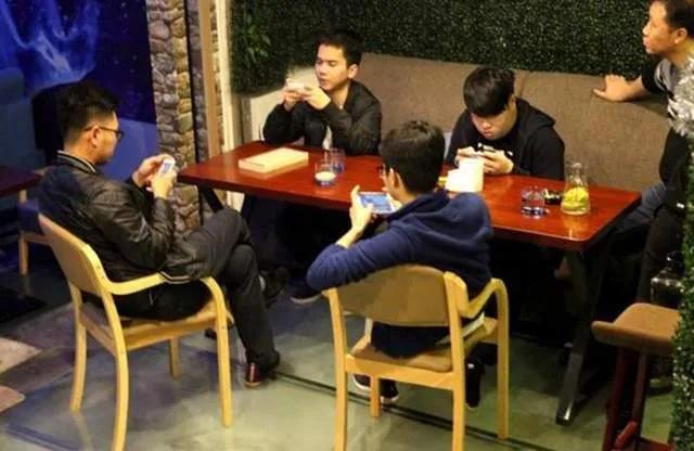 王者荣耀这款游戏还能火多久？五年还是十年，账号可以传给下一代
