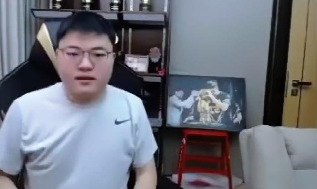 LOL Uzi解说RNG比赛上演《变脸》：RNG给爷TM看吐