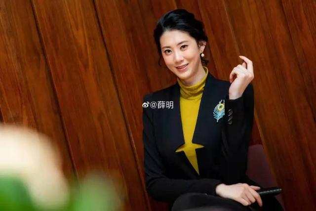 跨界已成习惯，排球女神薛明再出发，率队征战王者荣耀职业联赛！三年前高调宣布离婚的她，活得越来越精彩了