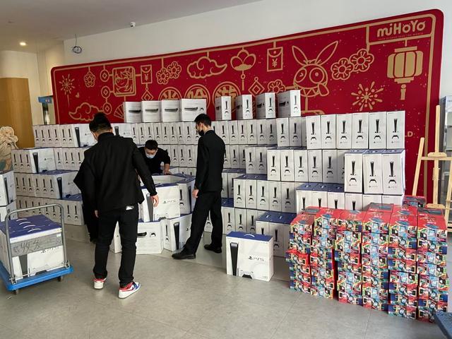 一张图概括《原神》中的所有CP关系，岩王身上有6条线