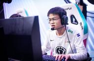 LOL：Xun乌迪尔灵活控图野区单杀，iG2-0横扫击败TT
