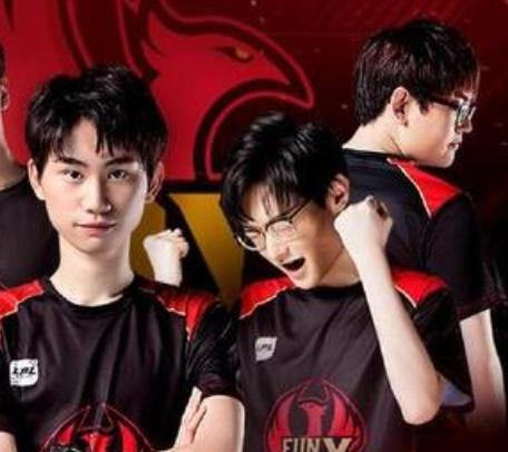 FPX队内矛盾升级，Doinb热搜，网友：还是LOL手游和谐