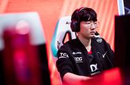 LOL：EDG两局横扫2-0 WE，携手RNG锁定常规赛前二