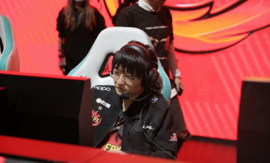LOL：巴黎人集结FPX建队首进春季决赛这支FPX与19的FPX有什么不同