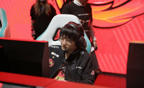 LOL:凤栖江城待君至，剑指武汉皇族归，LPL春季总决赛前瞻