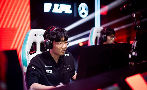 LOL：韩网热议RNG淘汰EDG，Viper去LPL也逃脱不了无冠“诅咒”