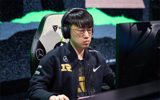 LOL-MSI：Reddit热议RNG双杀UOL：RNG用MSI第一周的时间打人机