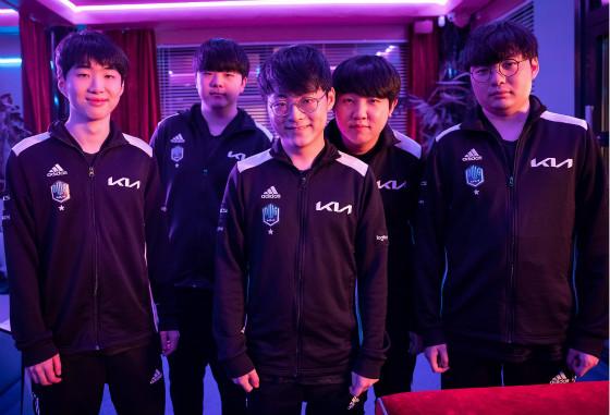 LOL-MSI：对抗赛第五日焦点战前瞻，RNG再遇DK争夺榜首