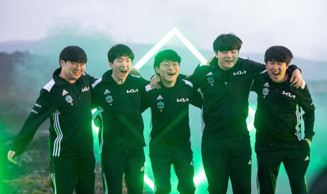 小虎或成LOL第一人？击败DK将创造历史，RNG夺冠FPX三成功劳