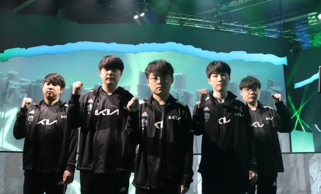 小虎或成LOL第一人？击败DK将创造历史，RNG夺冠FPX三成功劳