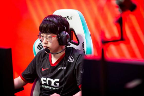 LOL-LPL：EDG中单选手Scout，正式成为LPL第二位本地化选手