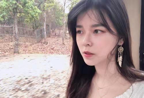 LOL“国服硬核女大神”？排位1260分证明天赋，UZI给出9字评价