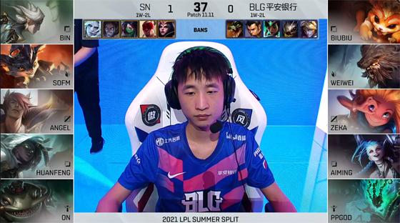 LOL-LPL：Bin青钢影致命钩索斩获四杀，SN摧枯拉朽2：0击败BLG