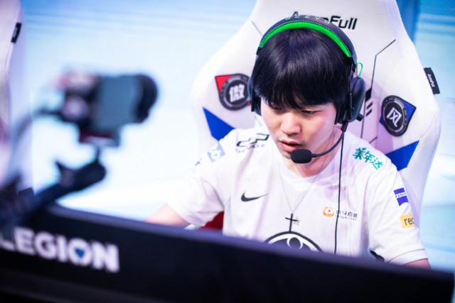 IG下路组合再度轮换！即将迎战LGD！宋义进中路对阵兮夜