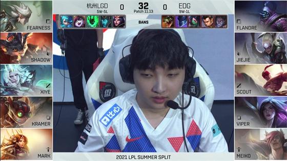 LOL-LPL：Scout盲僧七进七出三杀收割，EDG无情推进2-0横扫LGD