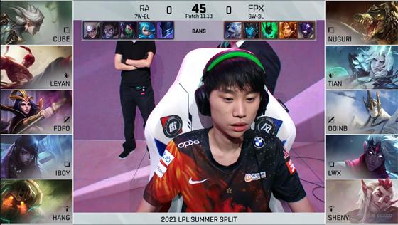 LOL-LPL：RA上野“一死一送”痛失好局，FPX冲阵无解2：1团战制胜