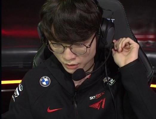LOL传奇落幕？NS中单二度碾压Faker，赛后称Knight才是最强选手