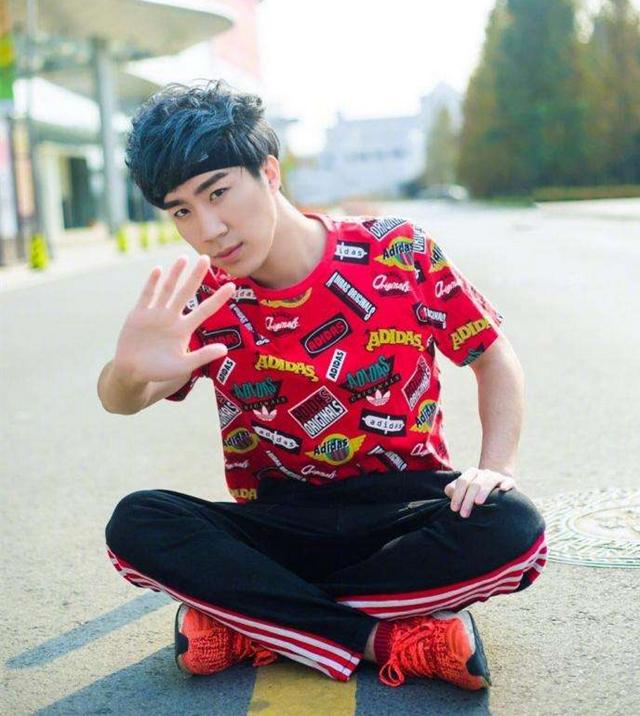 LOL手游超燃测试来袭：骚男与Miss再会！测试资格大放送
