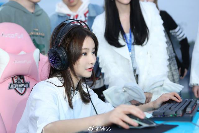 LOL手游超燃测试来袭：骚男与Miss再会！测试资格大放送
