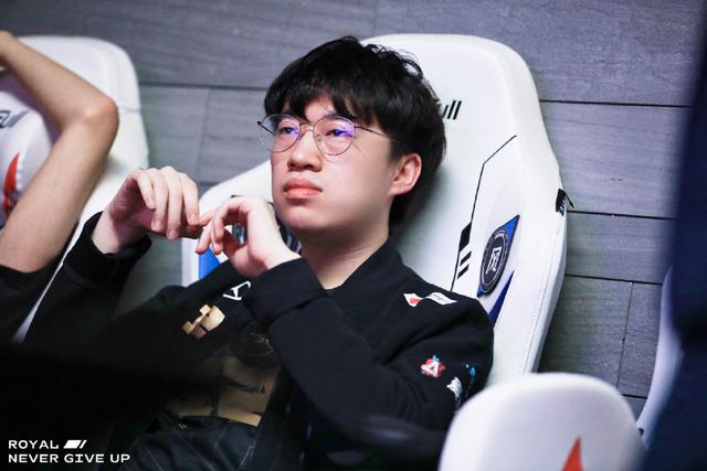 LOL“战力榜”洗牌，RNG名次飙升，T1跻身TOP10，看到第4后：真实