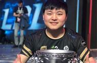 LOL主播捐款河南，Uzi、Miss六位数，看骚男出手后，网友：尽力了