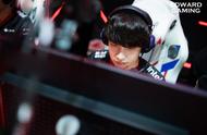 LOL-LPL：Clearlove重返赛场“7”差一招，WE 2-0掀翻榜首EDG