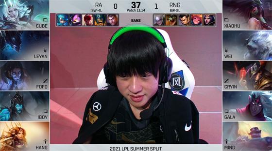 LOL-LPL：RNG“上路三人路”打崩Cube杰斯，2-0横扫RA豪取8连胜