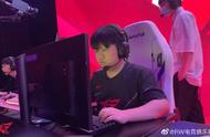 LOL-LPL：RW双C轮流“逆天白给”痛失好局，WE有惊无险2-1击败RW
