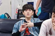 LOL-LPL：四ban中单加“献祭阿水”，TES 2-0击败OMG晋级季后赛