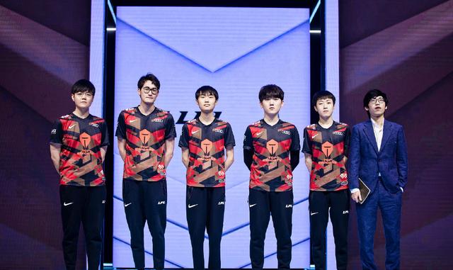 TES锁定季后赛名额，Knight刷新LOL单杀纪录，正式超越巅峰Marin