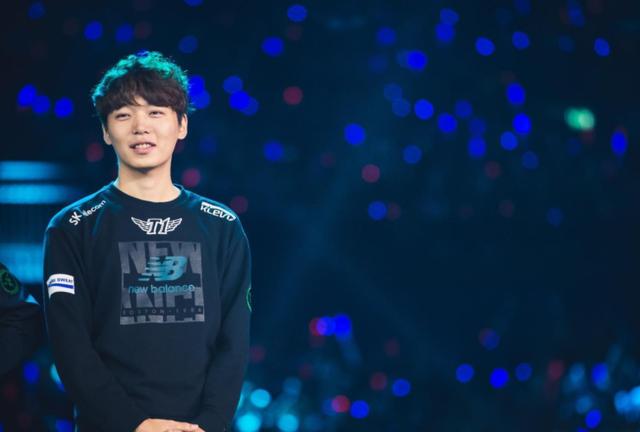 TES锁定季后赛名额，Knight刷新LOL单杀纪录，正式超越巅峰Marin