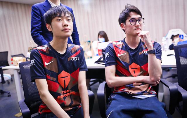 TES锁定季后赛名额，Knight刷新LOL单杀纪录，正式超越巅峰Marin