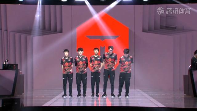 LOL：季后赛名额全部确定！TES压哨入场JDG,RNG上演最强逆袭