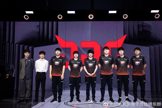 LOL-LPL：夏季赛常规赛圆满落幕，TES、RNG、FPX陷入死亡半区