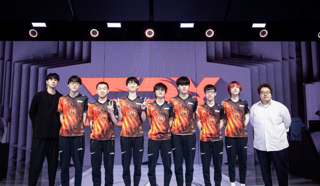LOL统计至今连胜纪录，FPX代替RNG登顶LPL，PSG整赛季一场不败