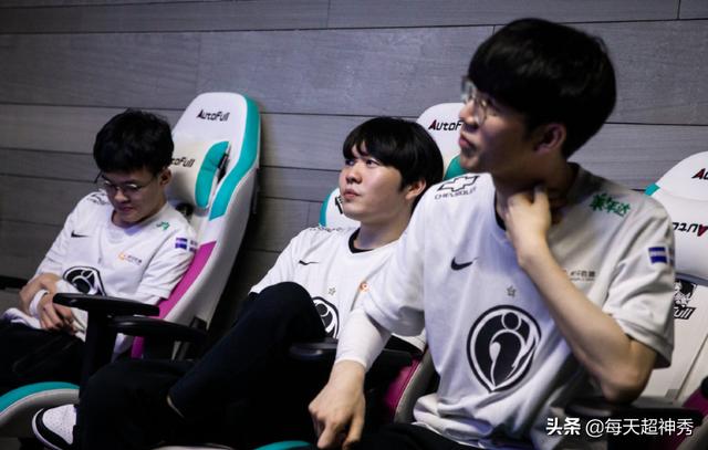 lol转会期将至蛇蛇正式离队ig与fpx迎来新契机